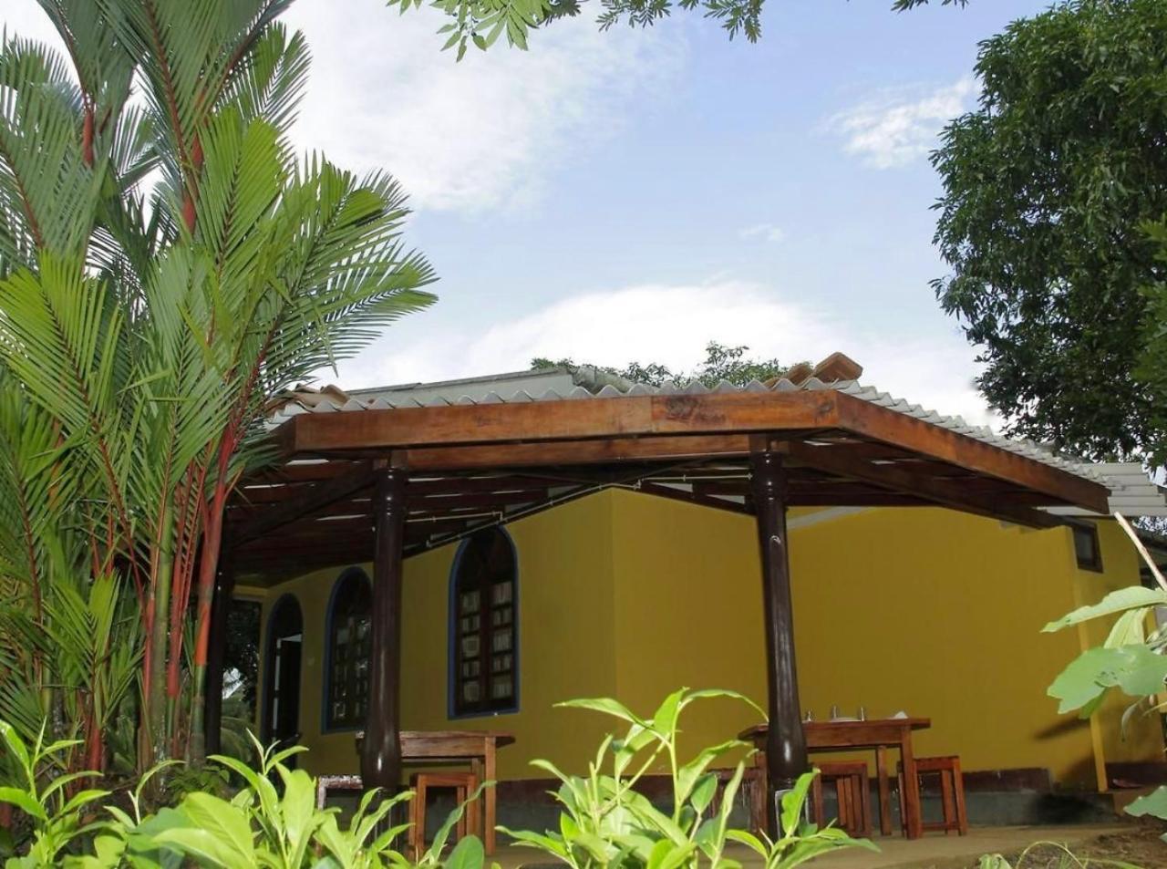 Hotel Serene Sinharaja Deniyaya Exterior foto